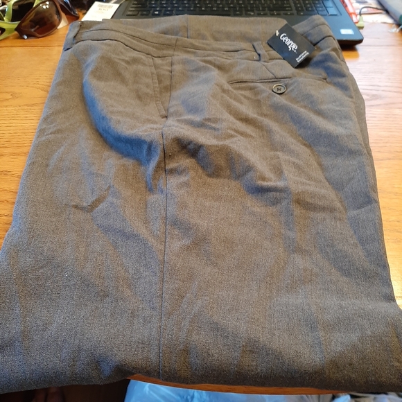 Ladies clothing - Picture 3 of 8